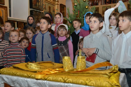 Gyermek liturgia, a Szent Nagy Mártír Gyülekezeti Gyülekezete