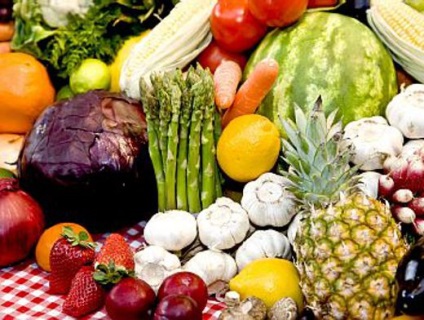 A bőr sárga és piros gyümölcsök és zöldségek táplálkozása befolyásolja az arcszínt, a megfelelő táplálkozást, az egészséget,