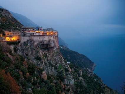 Muntele Athos - destinul sfânt al Maicii Domnului, să fie lumină