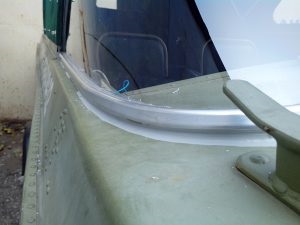 Instrucțiunea de instalare a sticlei pe o barcă