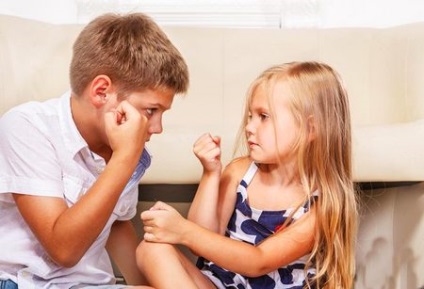 Cum să evitați conflictele dintre copii și cel mai mic copil