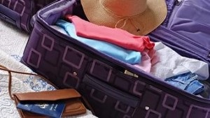 Cum să nu transportați în vacanță o mare de haine inutile