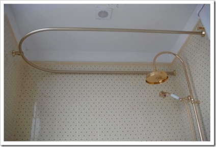 Cum să instalați cornișorul pentru recomandările de baie care vă vor permite să faceți singuri lucrarea