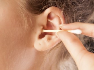 Picături pentru curățarea de la prizele pentru urechi