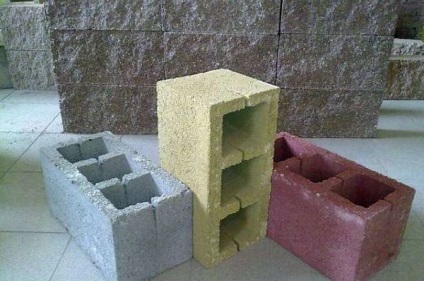 Claydite betonelemek falburkolattal és falszigeteléssel