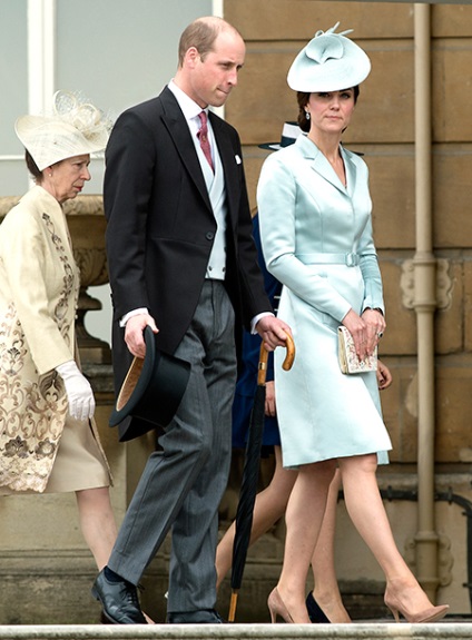 Kate Middleton și alți membri ai familiei regale la petrecerea de la grădina din Buckingham Palace, salut!