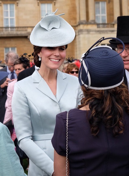 Kate Middleton și alți membri ai familiei regale la petrecerea de la grădina din Buckingham Palace, salut!