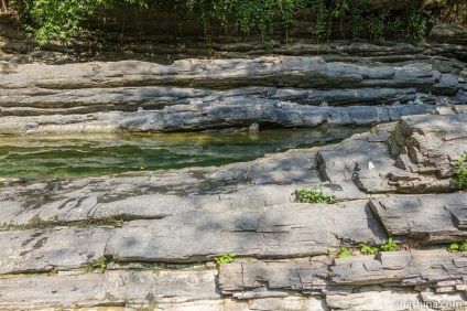 Prin valea râului vest dagomys baie naturală și zona de relaxare