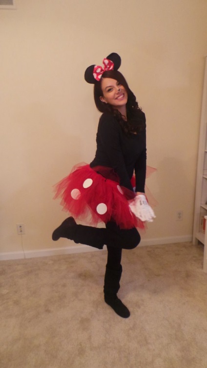 Costum Minnie Mouse fotografie cu mâinile proprii