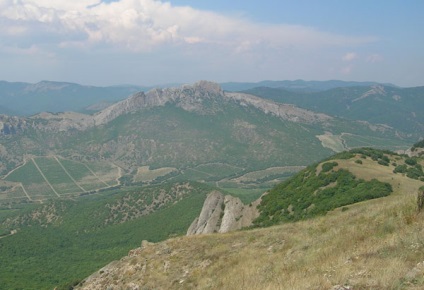 Krím-hegység leírása, ahol a térképen, fényképen, magasságban, tetején