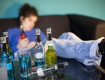 Az alkoholizmus és az alkoholfüggőség kezelése névtelenül a szabadság 12 lépésében