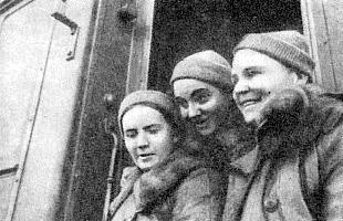 Marina Splash - pilot de sex feminin al titularului record al eroului Uniunii Sovietice - șoimi roșii sovietici