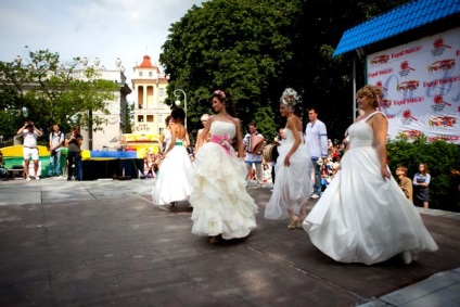 Nemzetközi menyasszonyi parádé 2012!