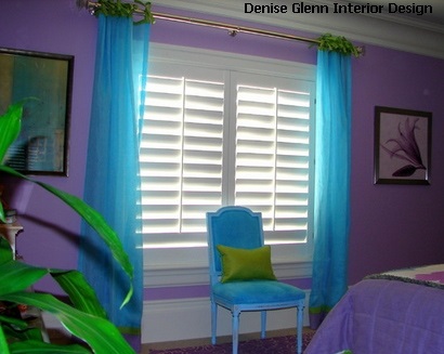 Telített színek a hálószobákban példák a világos belső terekre