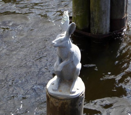 Sculpturi neobișnuite de iepure, sau cine este în atâtea