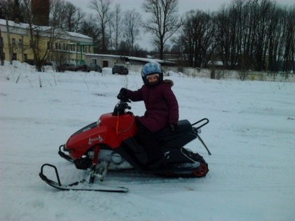 Descrierea gamei de snowmobile armada