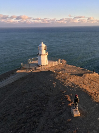 Recreere de către un sălbatic pe Cape Meganom în Crimeea