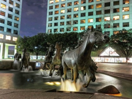 Monumentul las-colinas mustang din Irving, Texas, blog de călătorii de artă