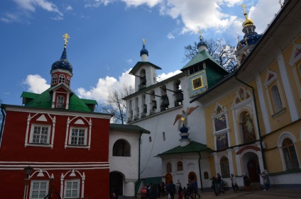 Pechora și Mănăstirea Pskov-Pechersky