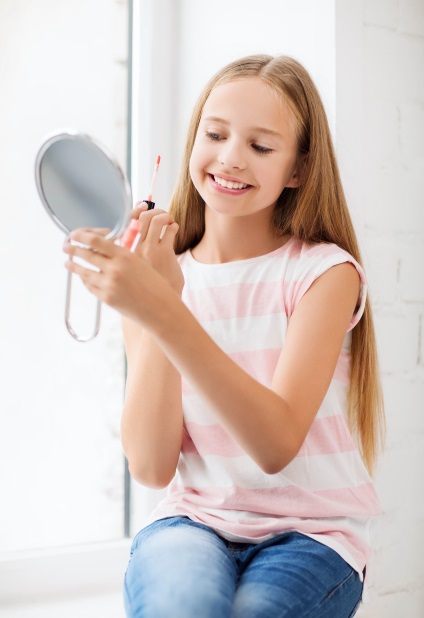 A lányok átmeneti kora - a pattanások problémája az arcon, egyéb tünetek és jelek