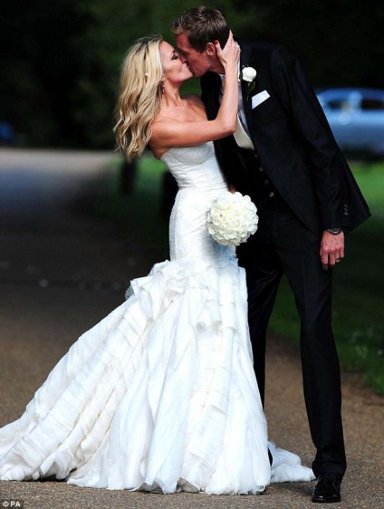 Peter Crouch sa căsătorit cu modelul lui Abby Clancy