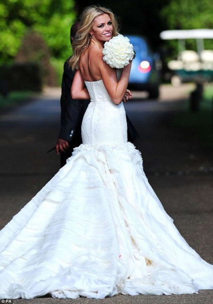Peter Crouch sa căsătorit cu modelul lui Abby Clancy