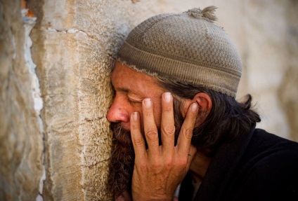 Miért térnek vissza a zsidók Jeruzsálembe, amikor imádkoznak?