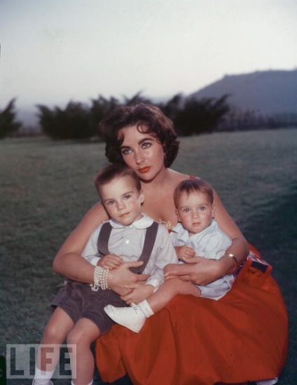 Elizabeth Taylor korai képei érdekesek!