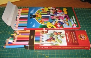 Ștampile de colorare, colorarea cu creioane de acuarelă scrapbooking - o singură informație