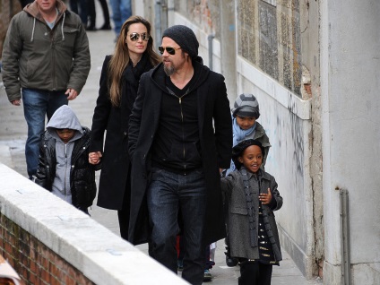 După ce sa despărțit de Jolie, pitt a început să plângă și să urmărească dieta - societatea, viața socială