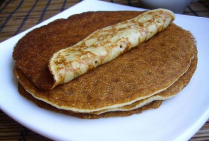 Reteta pentru clatite de ovăz din cereale, pancake dieta pe kefir, cu terci, calorii, ca