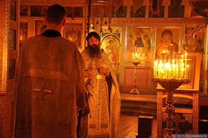 Rostov vechi credincioșii au întâlnit Crăciunul