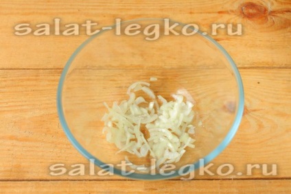 Salata cu reteta de pui si pepene galben cu o fotografie