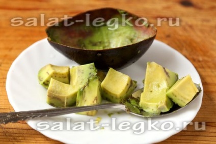 Salata cu ton și avocado, rețetă cu fotografie