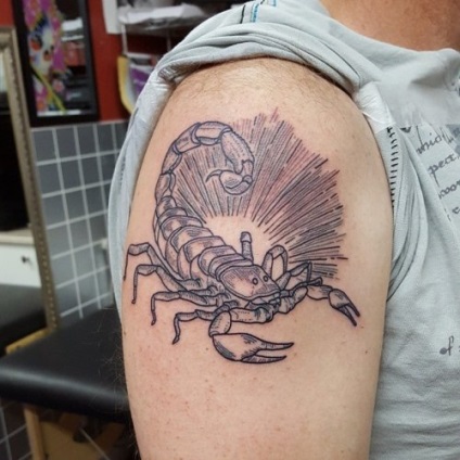 Faceți un tatuaj cu scorpion