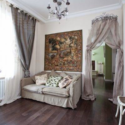 A Provence stílusú nappali függönyök a belső térben