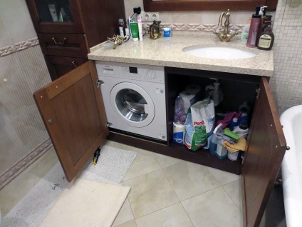 Mașină de spălat pentru o chiuvetă în baie și mașină de spălat, un set îngust, spălare încorporată