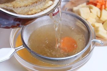 Supă de merluciu - rețetă cu fotografii pas cu pas