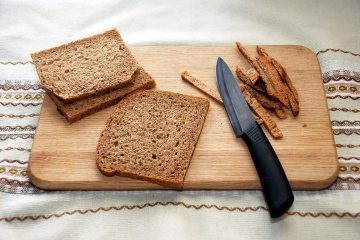 Pâine uscată cu usturoi din pâine de secară uscată