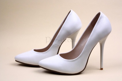 Pantofi de nunta 2014, revizuirea modei pion-decor
