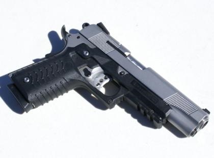Mâner tactic pentru pistolul Colt 1911 45