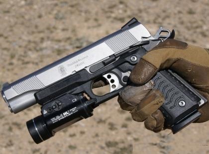Mâner tactic pentru pistolul Colt 1911 45