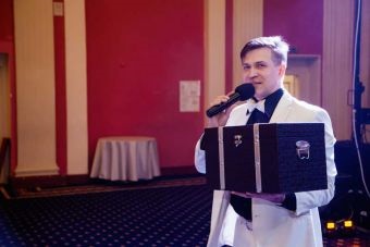 Toastmaster la sărbătoarea lui Alexander Seliverstov - organizarea și desfășurarea nunților - care duce la nuntă