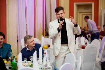 Toastmaster la sărbătoarea lui Alexander Seliverstov - organizarea și desfășurarea nunților - care duce la nuntă