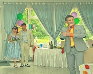 Toastmaster la sărbătoarea lui Alexander Seliverstov - organizarea și desfășurarea nunților - care duce la nuntă