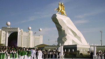 Turkmenia Berdymukhamedov îi chinuie din nou pe oameni cu cântând și forțată educația fizică, politica,