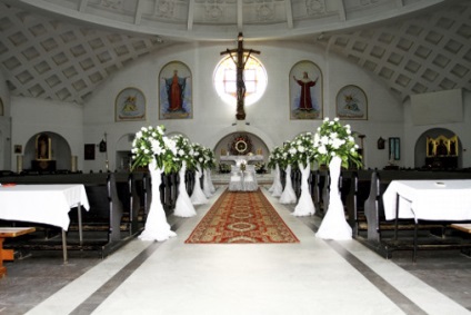 Decoratiuni unice ale bisericii pentru nunta care va calma sufletul