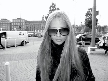 Valeria Sokolova, blogger stylestar a helyszínen, 2013. július 20-án, pletyka