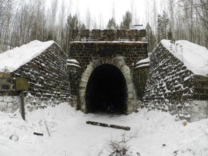 Tunelul abandonat între st.