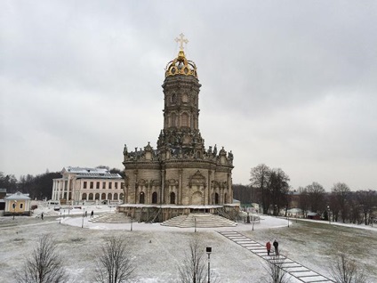 Biserica Znamenskaya (Dubrovici) este un monument arhitectural unic